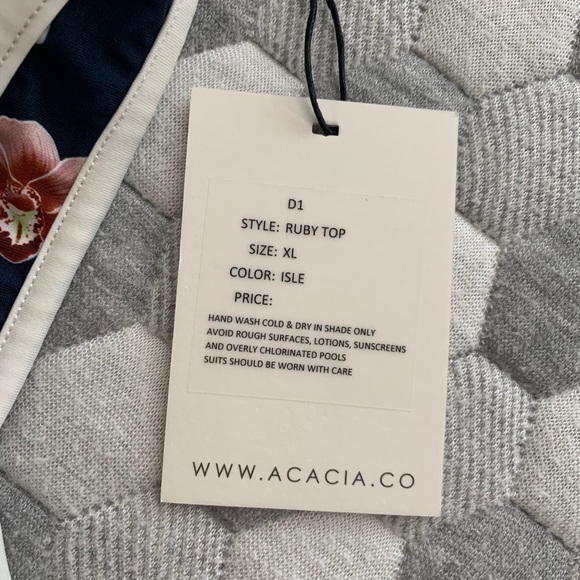 ❌ SOLD❌ ACACIA RUBY TOP • ISLE PRINT - Picture 4 of 4